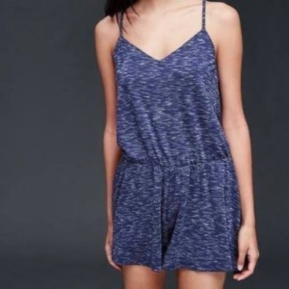 GAP ROMPER WITH POCKETS